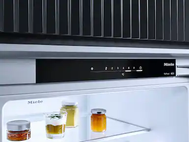 Встраиваемый холодильник MIELE KDN 7724 E