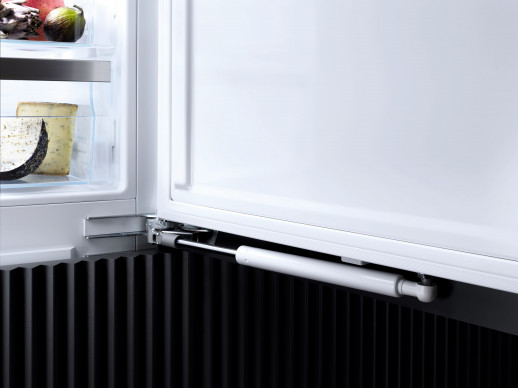 Встраиваемая морозильная камера MIELE FNS 7740 D