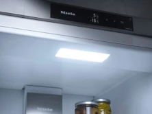 Встраиваемый холодильник MIELE KFN 7733 E